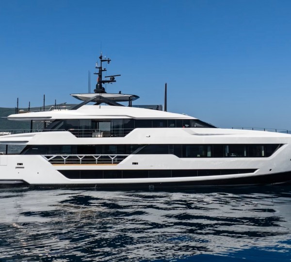 Motor Yacht FIFI