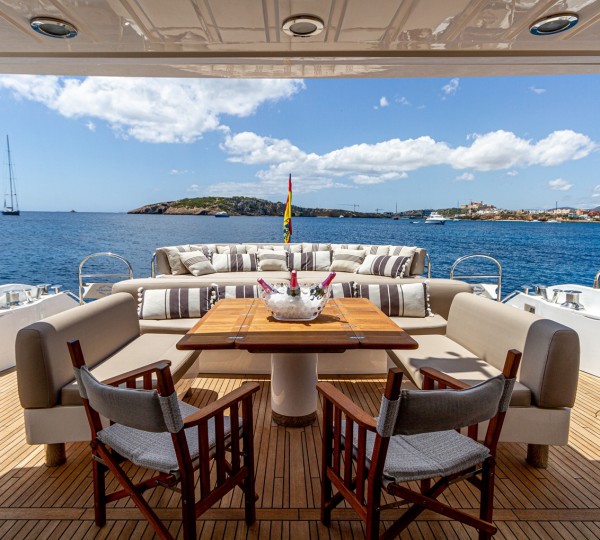 Alfresco Dining Set Up