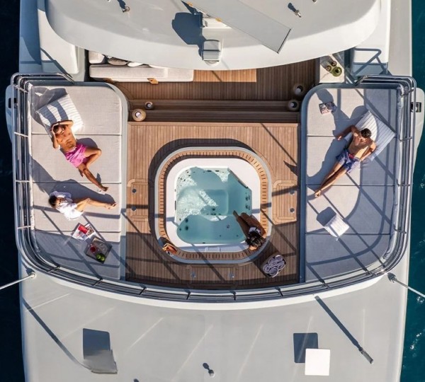 Exterior Sunbathing Area