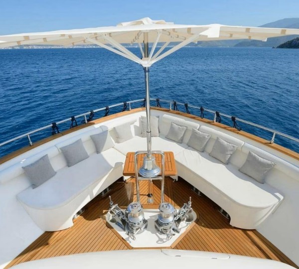 Foredeck Seating