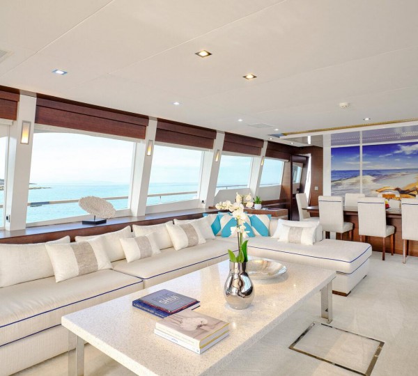 Saloon Seating And Dining