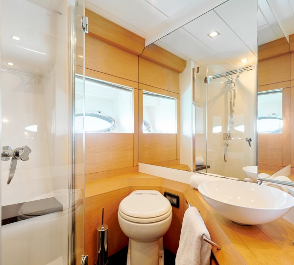 Twin Ensuite Bathroom