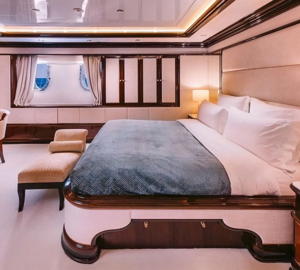 Double Cabin For Guests