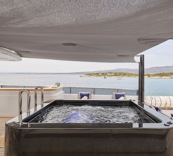 Exterior Sunbathing Area