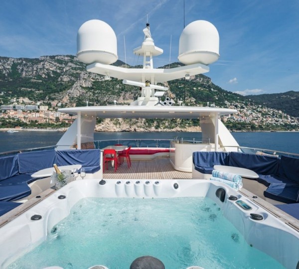 Exterior Sunbathing Area