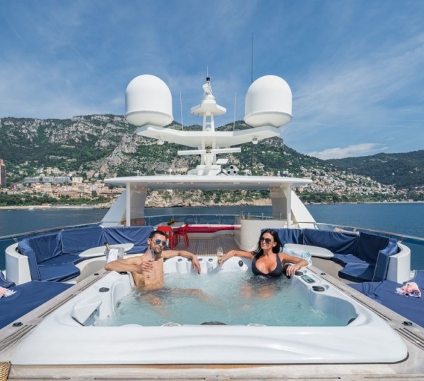 Exterior Sunbathing Area