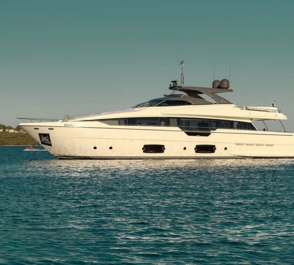 Luxury Superyacht DAMARI