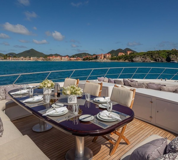 Al Fresco Dining Set Up