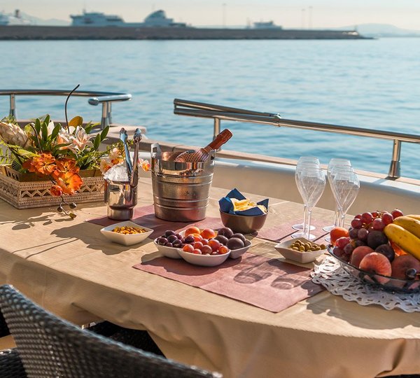 Alfresco Dining Option