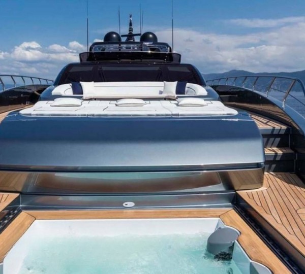 Exterior Sunbathing Area