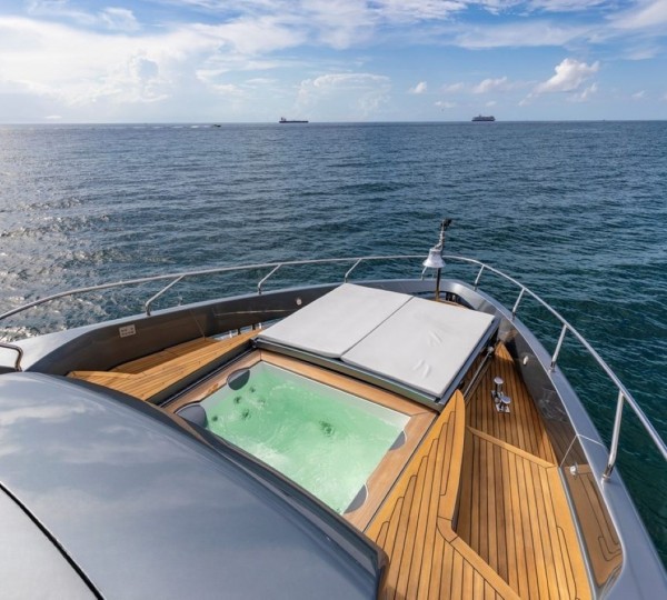 Exterior Sunbathing Area