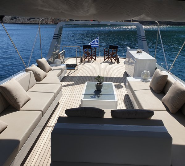 Upper deck seating and shade