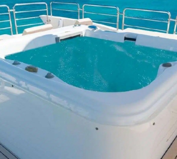 Exterior Sunbathing Area