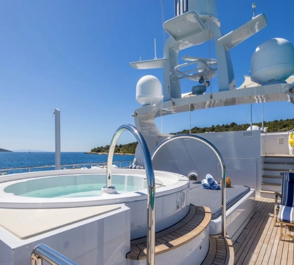 Exterior Sunbathing Area