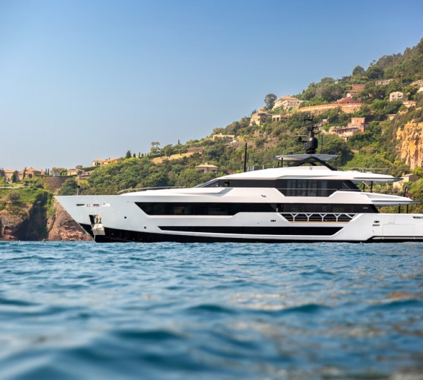 Superyacht LADY DIA