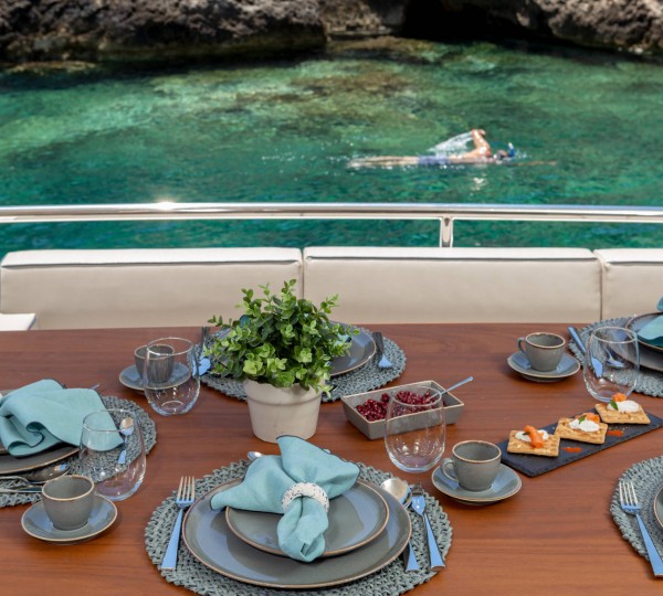 Alfresco Dining Set Up