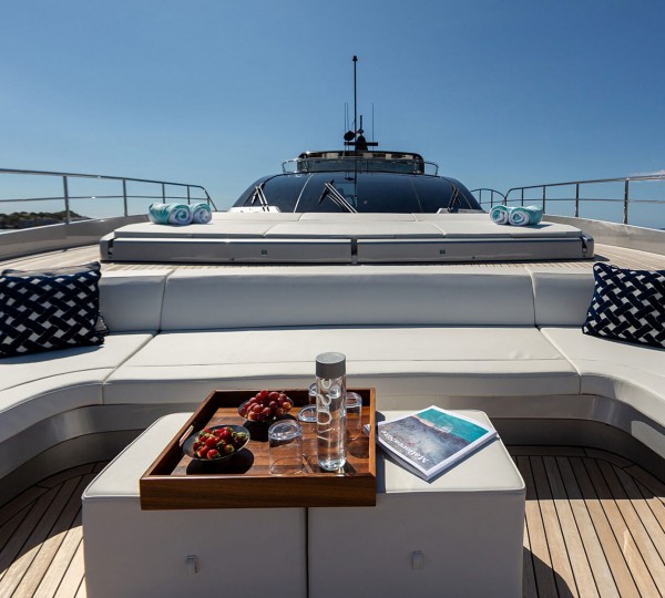 Sunbathing Area Forward