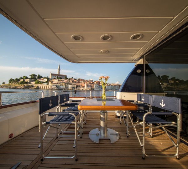 Main Deck Aft Dining