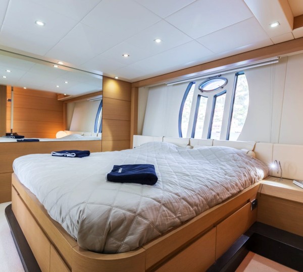 Full Beam Master Cabin