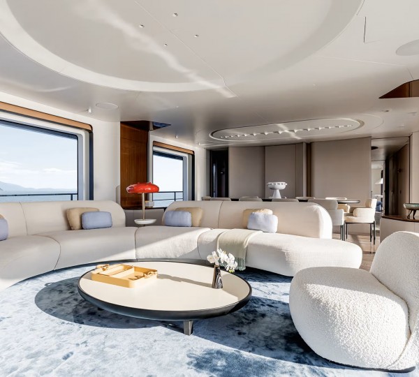 Main Salon (sistership)