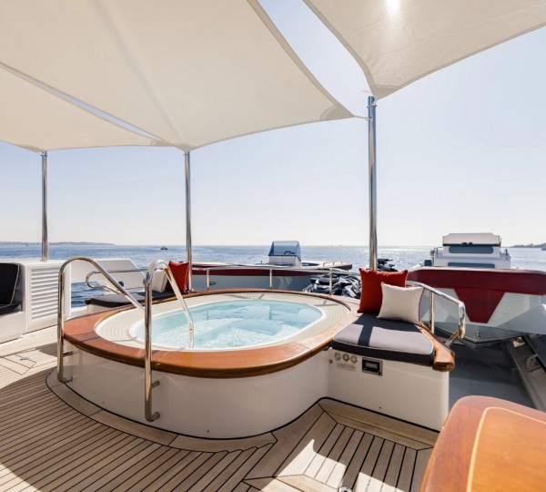 Opendeck With Swimming Pool