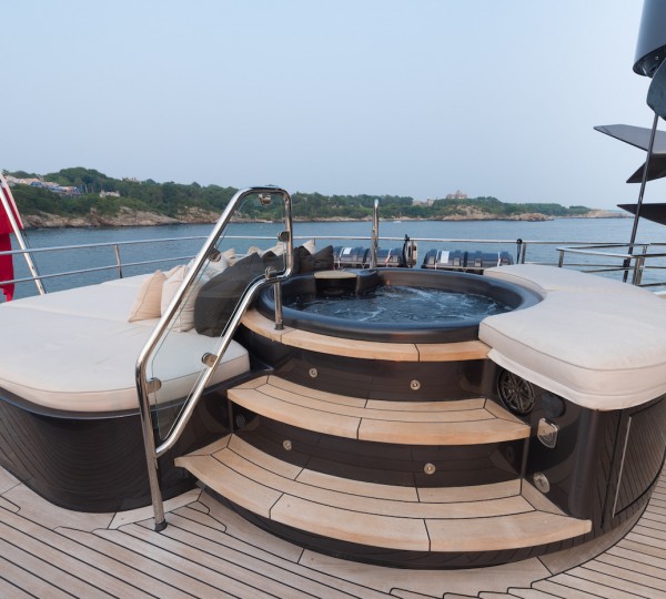 Deck Jacuzzi