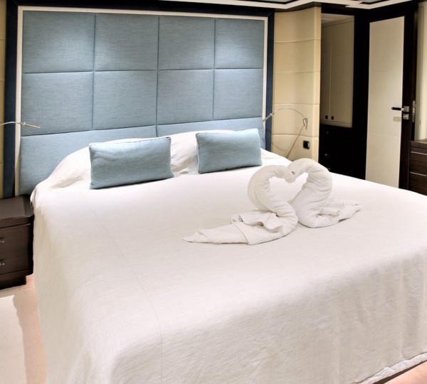 Full Beam Master Cabin