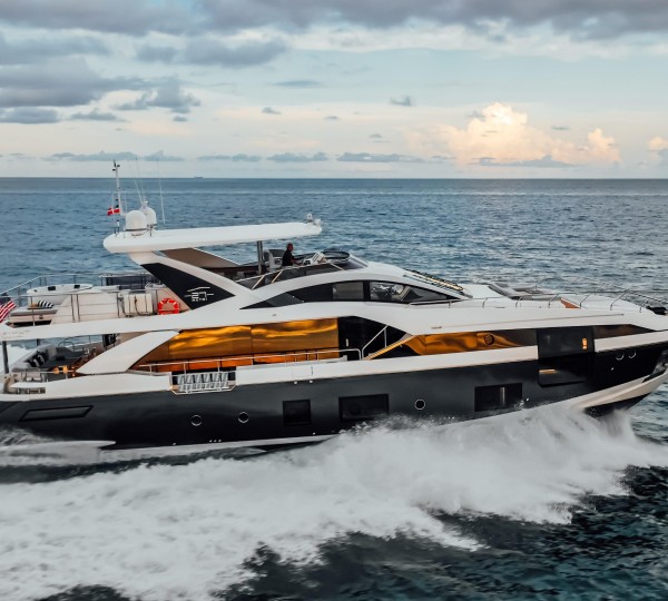 Running Profile Of The Yacht