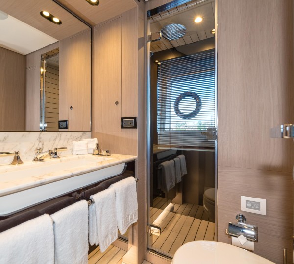 Double Guest Cabin Ensuite