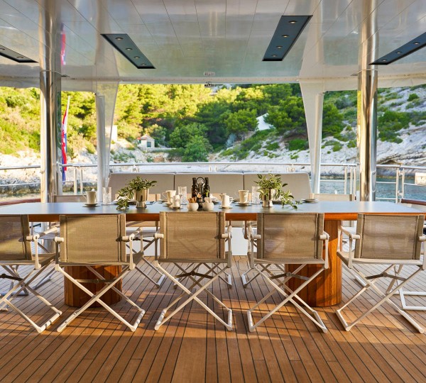 Main Deck Dining