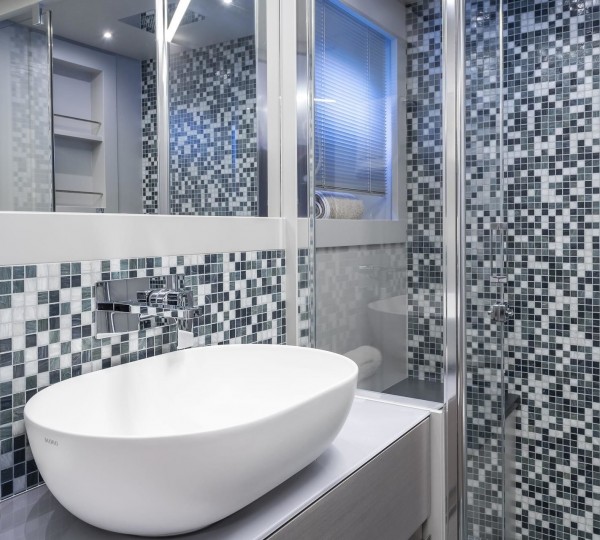 Double Cabin Bathroom