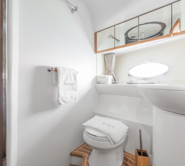 Double Guest Cabin Ensuite