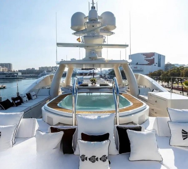 Exterior Sunbathing Area