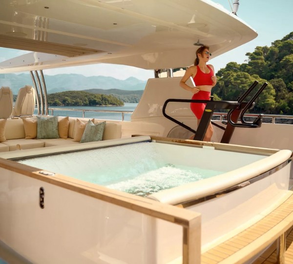 Exterior Sunbathing Area