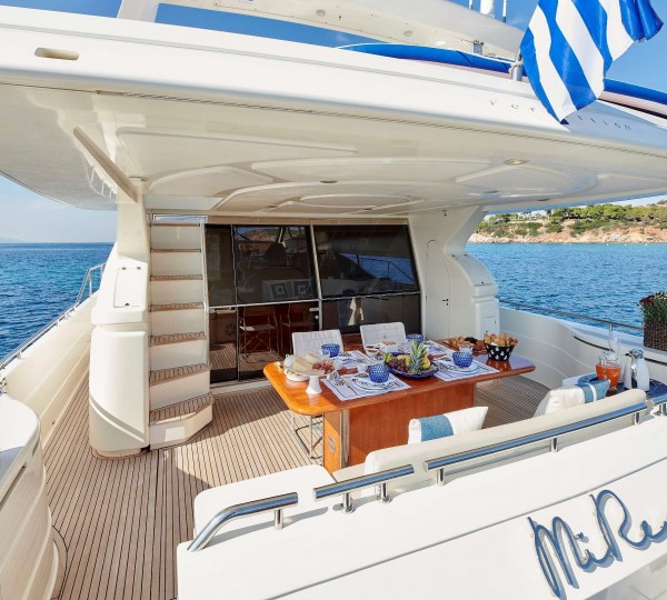 Aft Deck Alfresco Seating