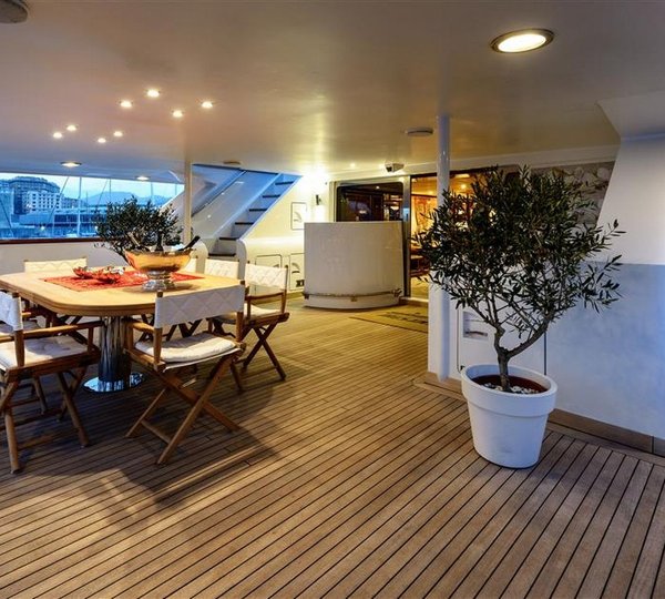 Alfresco Dining On Aft Deck