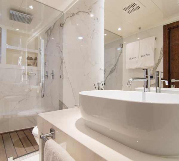 Guest Cabin Bathroom