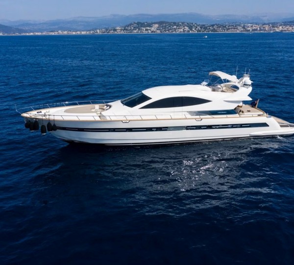 Superyacht NINETEEN 42