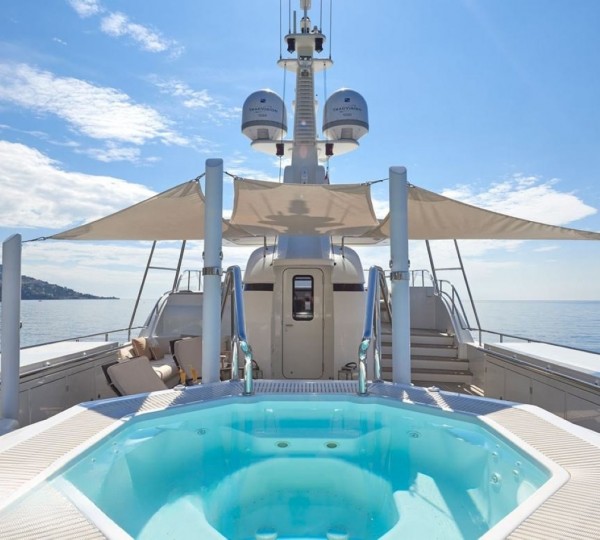 Exterior Sunbathing Area