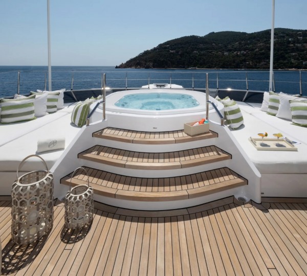 Exterior Sunbathing Area