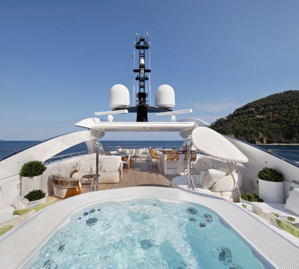 Exterior Sunbathing Area