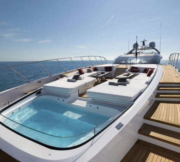 Exterior Sunbathing Area