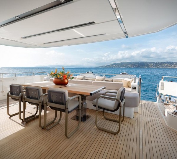 Main Deck Aft Dining