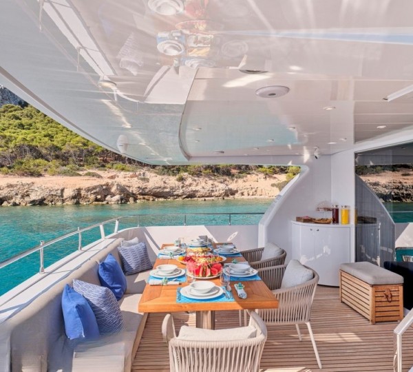 Exterior Relaxation Area With Dining