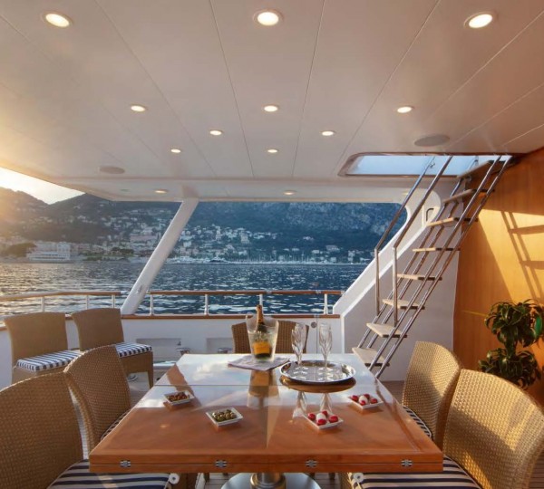 Main Deck Aft Dining