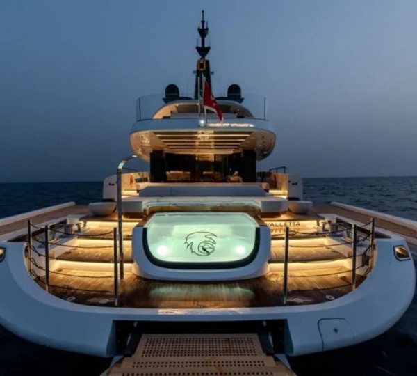 Exterior Sunbathing Area