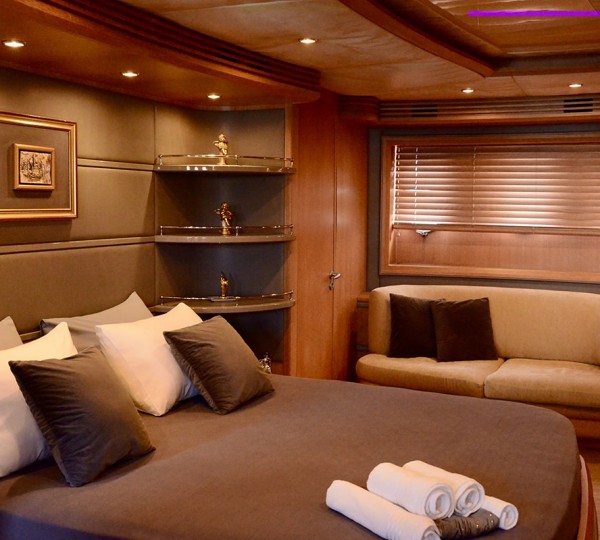 Full beam master cabin