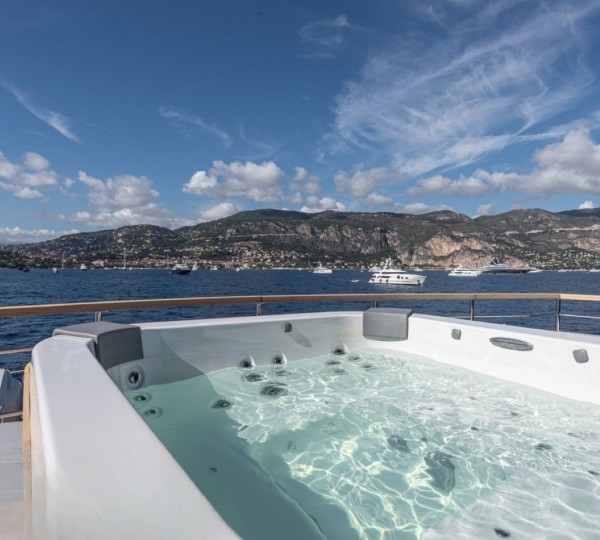 Exterior Sunbathing Area