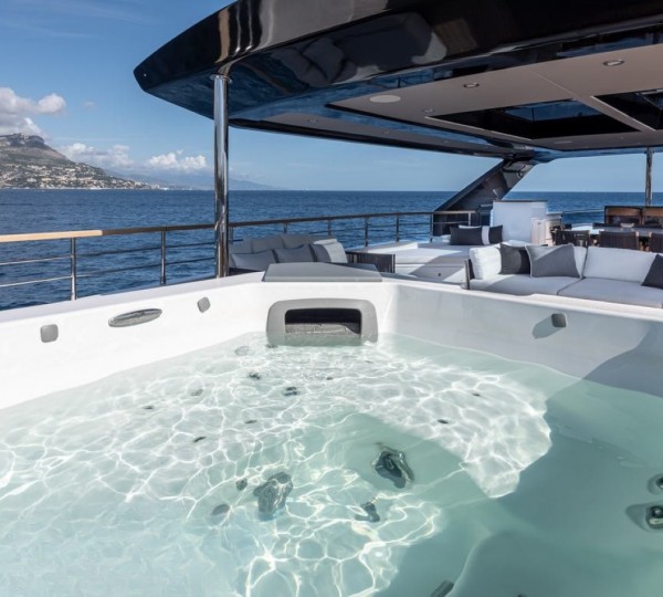 Exterior Sunbathing Area