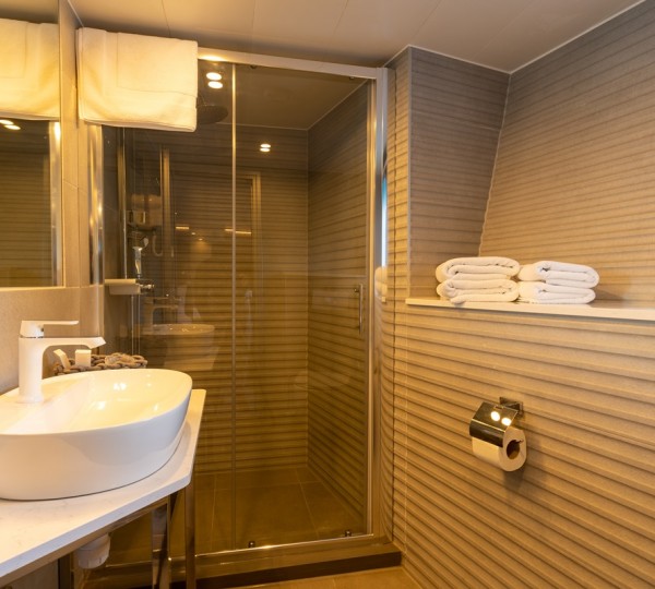 Ensuite Guest Cabin